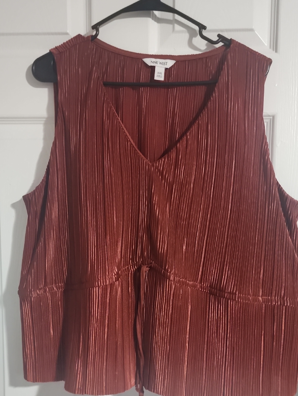Nine West Rust Metallic Pleated V-Neck Tank
